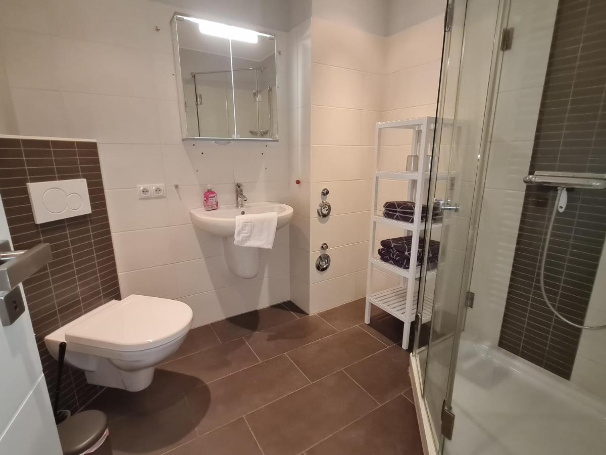 Wohnung Fleethoern - Zentral, Ruhig, Mit Parkplatz Und Balkon คีล ภายนอก รูปภาพ